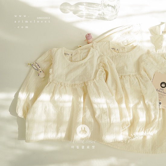 햇살아래 청순함이 반짝이는 오늘 :) - lovely cream lace cotton baby premium blouse