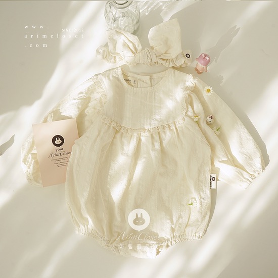 [new10%↓ 3.21 11am까지] 햇살아래 청순함이 반짝이는 우리 아가 :) - lovely cream lace cotton  premium baby bodysuit