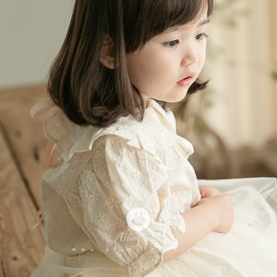 [5차제작] 어느 맑은 날 너가 좋아하는 민들레 꽃이랑 (반팔) - natural color punching cotton baby blouse