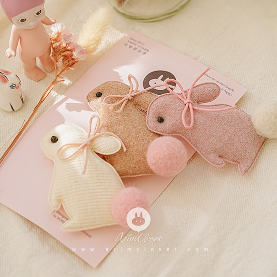 [16차제작] 아기토끼 꼬리 뽕실뽕실 &gt;.&lt; -  ivory &amp; pink &amp;brown bunny baby pin