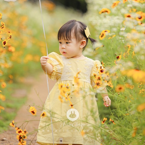 [Scratch_sale] 레몬 맛에 코 찡긋해버린 귀여운 쪼꼬미라죠 &gt;.&lt; - lemon yellow lace point lovely cotton baby summer dress
