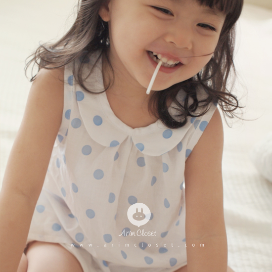 [Sale] 풍선껌을 부는 쪼꼬미 - blue dot baby cotton blouse