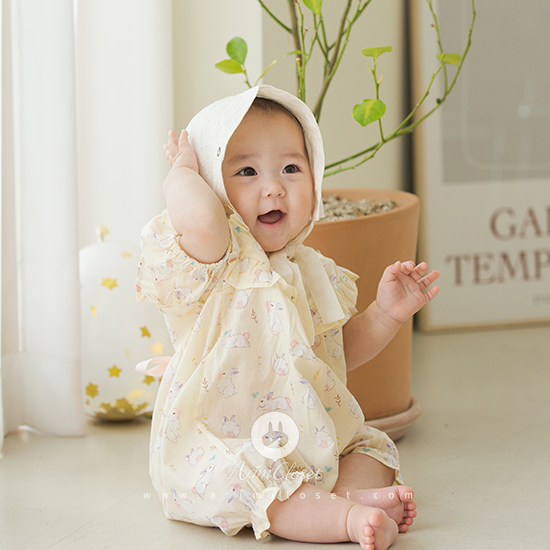 [2차제작] 귀여운 토끼도 귀여운 우리아가를 너무 좋아해 :) - light yellow pink ribbon cute bunny cotton baby bodysuit