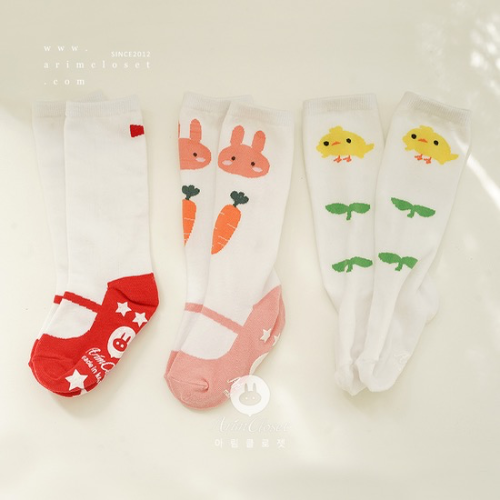 당근을 좋아하는 토끼 &gt;.&lt; - 유아니삭스 bunny baby knee socks